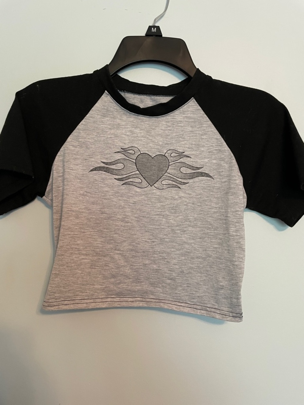 SHEIN Black & Gray Cropped Raglan Tee with Heart Flame Graphic